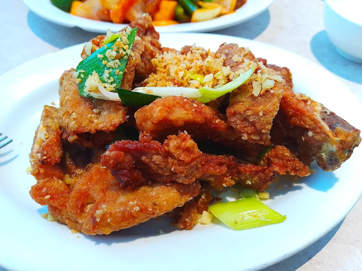蒜香骨 Deep Fried Pork Chop w Garlic